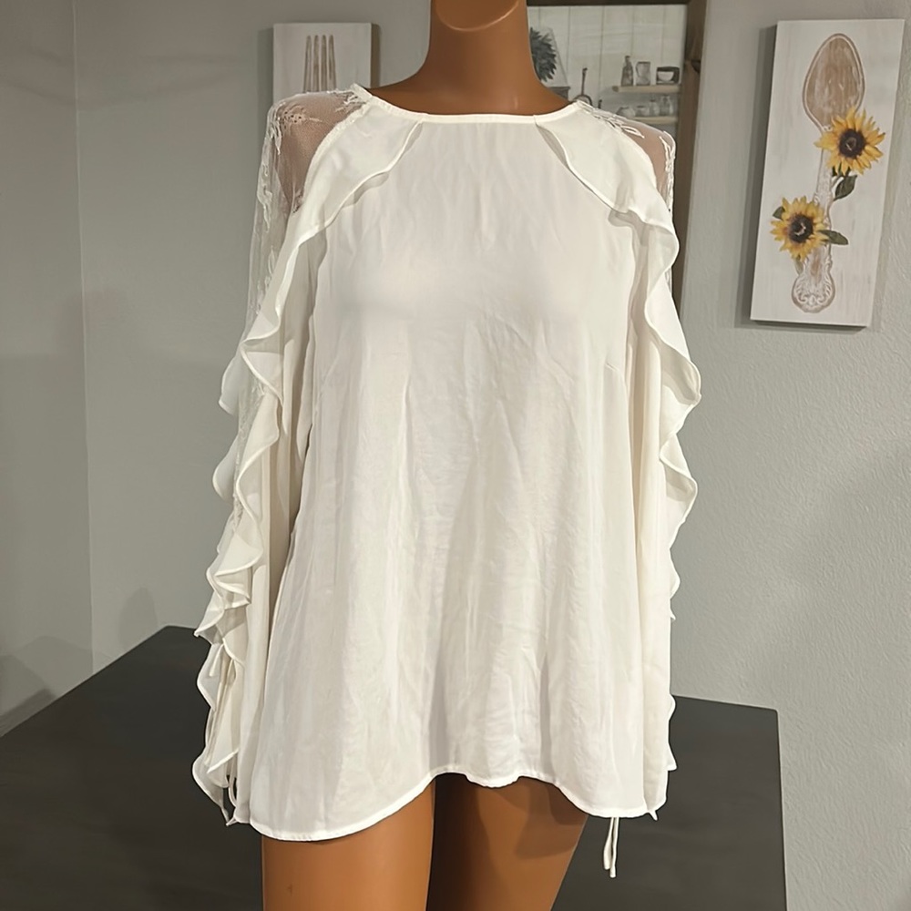 Strut and Bolt Lace Sleeved Blouse